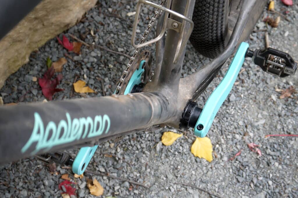 Appleman custom frame with matching turquoise 2XR Cranks